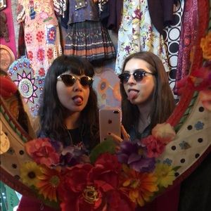 Meet your Posher, Esmeralda